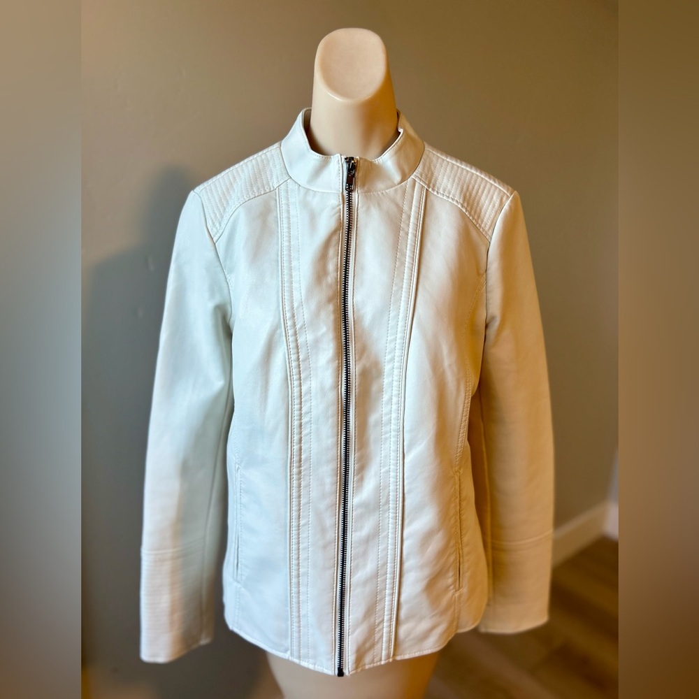🌶️ NWOT a.n.a Women's Cream Leather Jacket. Size M